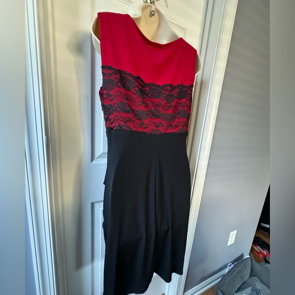 Red/black polyester and lace mini dress / connected apparel size 8 / Medium - Picture 5 of 9